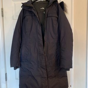 Women’s North Face Hyvent  coat.